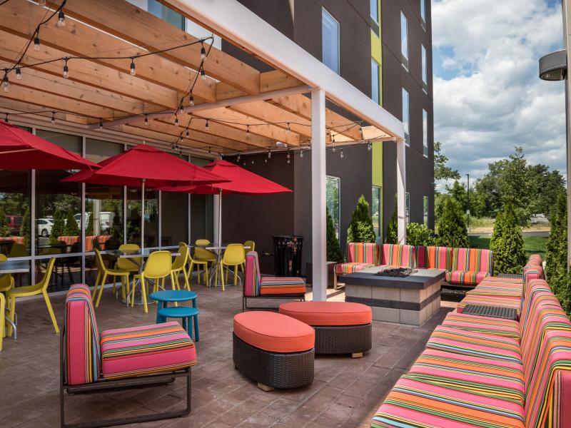 2018 home2 suites queensbury-03